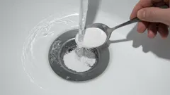 Lisää ruokasoodaan yksi ainesosa, niin tukos katoaa 10 minuutissa – helpompaa ei ole