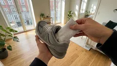 Epämiellyttävä kengänhaju häviää lopullisesti: helppo ja tehokas menetelmä sukan avulla