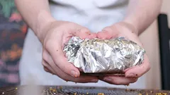 Näitä ruokia ei kannata koskaan kääriä alumiinifolioon: listalla on neljä ruokaa