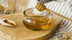 Mitä tapahtuu, jos syöt hunajaa joka päivä: 6 tärkeintä etua